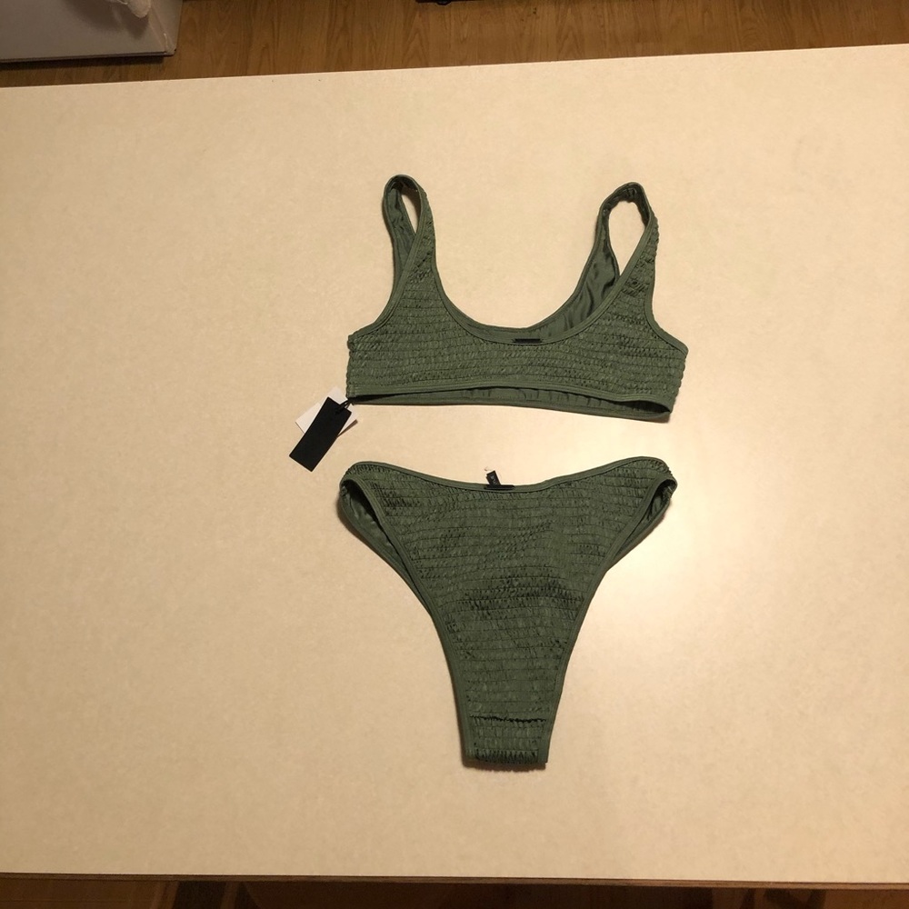 Kendall and Kylie swimsuit